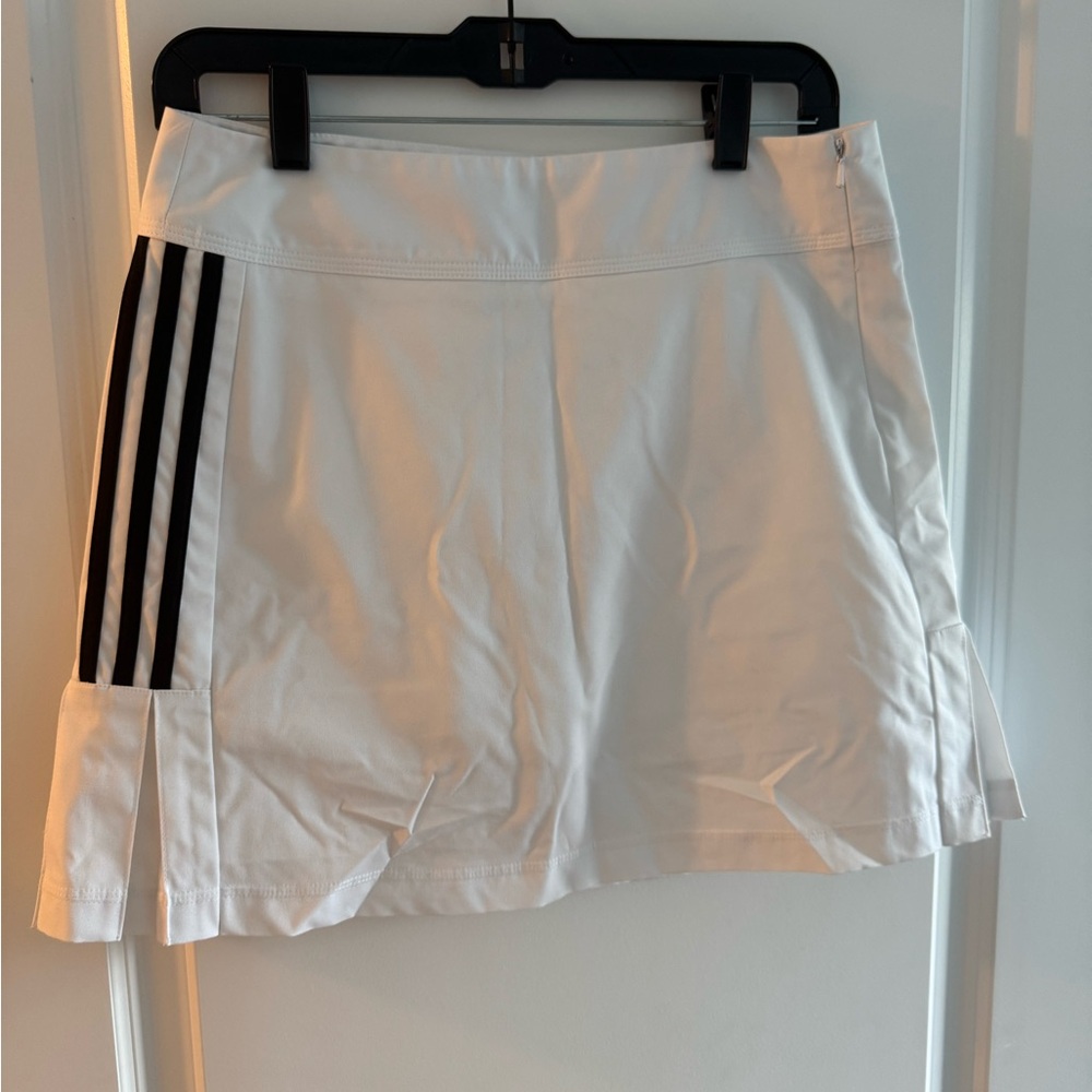 Adidas ClimaCool Golf Skirt – Elegant & Lightweight
